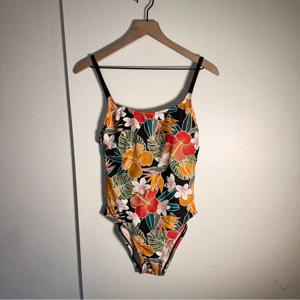 NWT HURLEY padded floral one piece vacation spring break summer swimsuit M